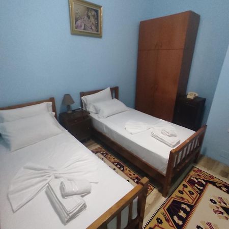 Xheison Apartment Gjirokastër Exteriör bild